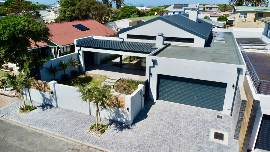 4 Bedroom Property for Sale in Melkbosstrand Central Western Cape